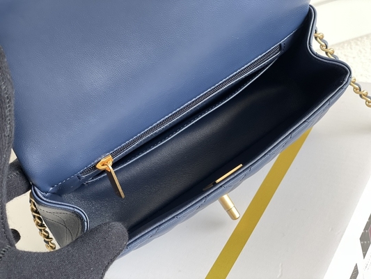 Havyar Chanel Mini Dikdörtgen Havyar 2020 Damarlı Kuzu Derisi ve Altın Rengi Metal