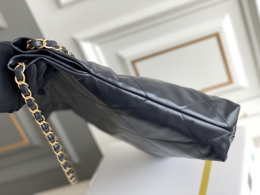 22S Dana Derisi Lacivert Chanel 22 &quot;Çöp Torbası&quot; Küçük El Çantası ODM