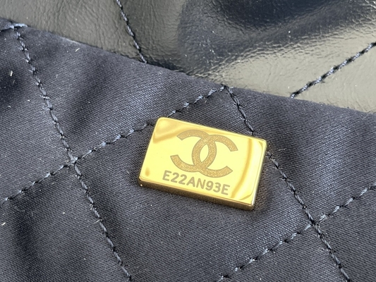 22S Dana Derisi Lacivert Chanel 22 &quot;Çöp Torbası&quot; Küçük El Çantası ODM