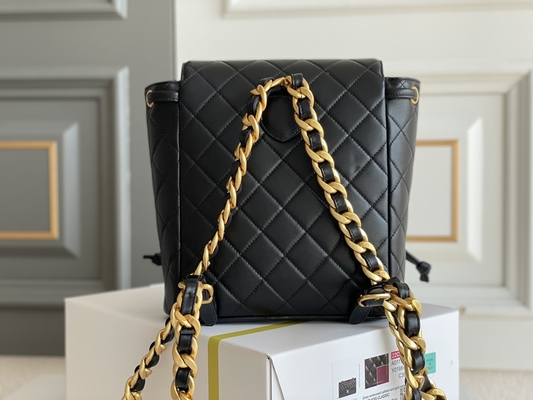 Chanel Deri Kapaklı Tasarımcı Marka Sırt Çantası 1994-1996 Elmas Kapitoneli Kadın