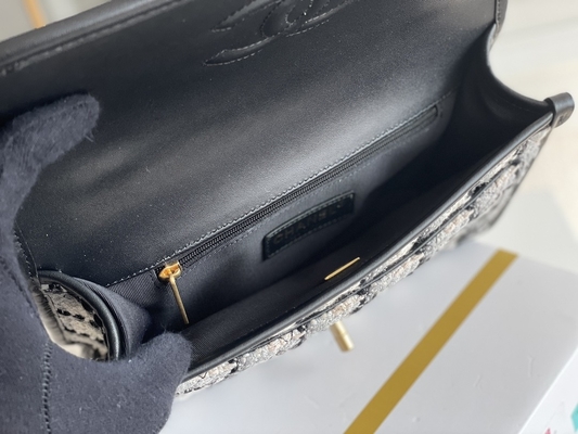 Classic 2WAY Chanel Orta Kapaklı Çanta Messenger Siyah Beyaz Ekose Yün