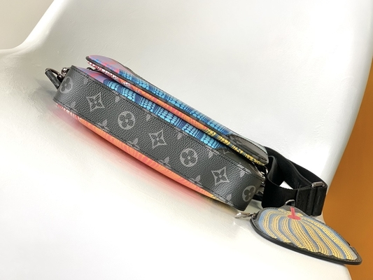 LV x YK Trio Monogram Unisex Markalı Erkek Çanta M46358 Sokak Stili İşbirliği 3WAY