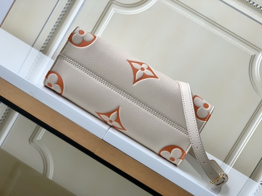 Krem Safran Dev Monogram OnTheGo MM Louis Vuitton IPad Mini için Messenger Çanta
