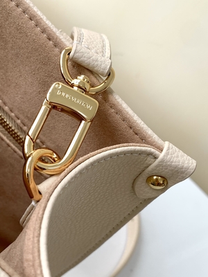 Krem Safran Dev Monogram OnTheGo MM Louis Vuitton IPad Mini için Messenger Çanta