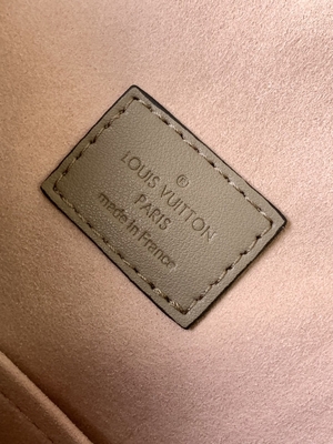 LV Tasarımcı Marka Sırt Çantası Louis Vuitton Monogram Montsouris Sırt Çantası Pembe Siyah