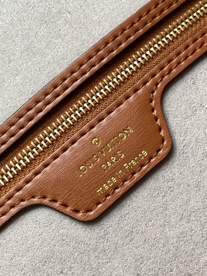 Çiçek Desenli Gümüş Louis Vuitton Büyük Asla Full M21352