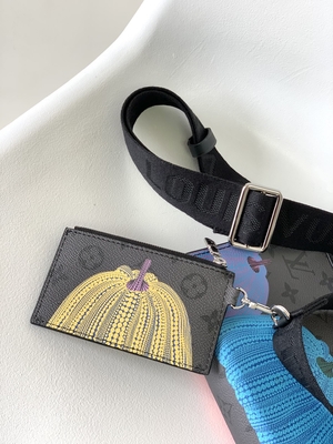 LV X YK Mini Tasarımcı Cüzdanlar Louis Vuitton Pochette Voyage Kabak Baskı Gaston Giyilebilir Cüzdan