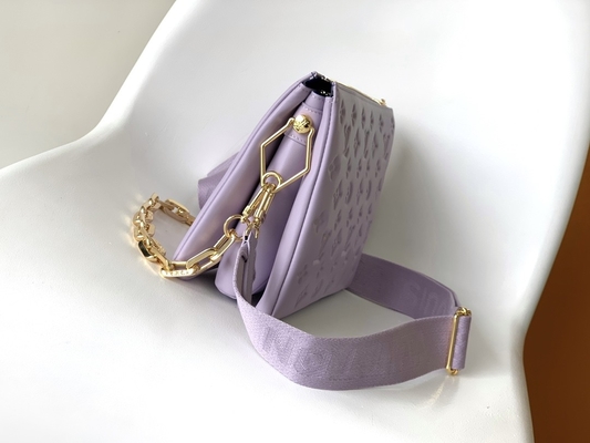 Ayçiçeği Monogram Kabartmalı Özel Markalı Çantalar Coussin PM Louis Vuitton Puffy Kuzu Derisi