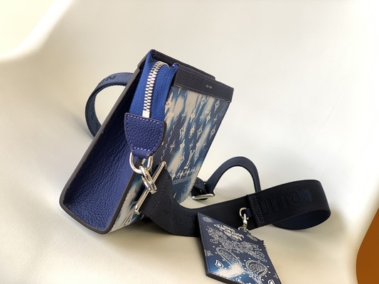 Küçük Gaston Louis Vuitton LV Poşet Cüzdan Çift Fermuarlı Giyilebilir