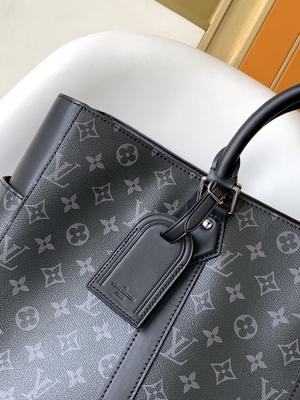 Erkek Sac Plat Horizontal Zippé 24H M45571 Louis Vuitton çanta