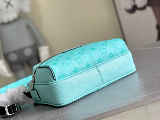Louis Vuitton Markalı Erkek Çanta Monogram Unisex M30233 Outdoor Messenger &amp; Omuz Çantaları
