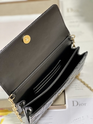 Markalı Lady Dior Patent Clutch Küçük İnci Siyah Kapaklı