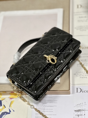 Markalı Lady Dior Patent Clutch Küçük İnci Siyah Kapaklı