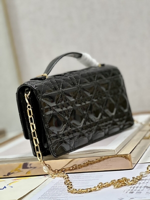Markalı Lady Dior Patent Clutch Küçük İnci Siyah Kapaklı