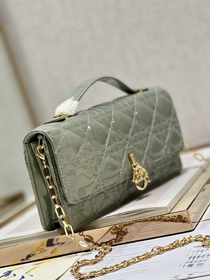 Markalı Lady Dior Patent Clutch Küçük İnci Siyah Kapaklı