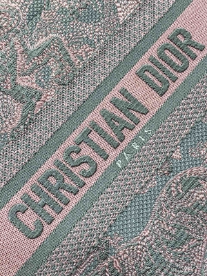 Küçük Christian Dior Kitaplık Pembe Ve Gri Toile De Jouy Sauvage Nakış