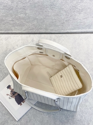 30cm 23P Chanel Deauville Tote Çanta Beyaz Ekru Siyah Çizgili