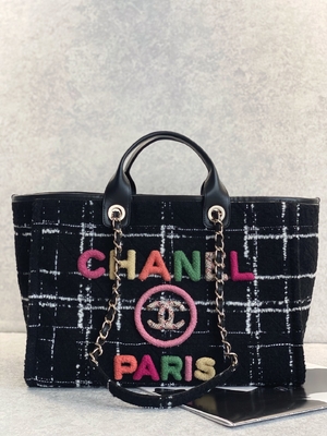 Chanel 2022 Sotheby's Özel Markalı Çantalar Tüvit Plaj Çantası FW Rainbow Tote