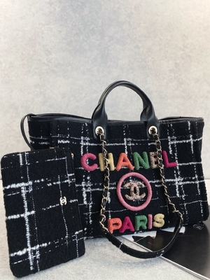 Chanel 2022 Sotheby's Özel Markalı Çantalar Tüvit Plaj Çantası FW Rainbow Tote