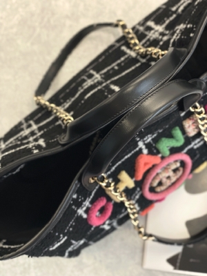 Chanel 2022 Sotheby's Özel Markalı Çantalar Tüvit Plaj Çantası FW Rainbow Tote